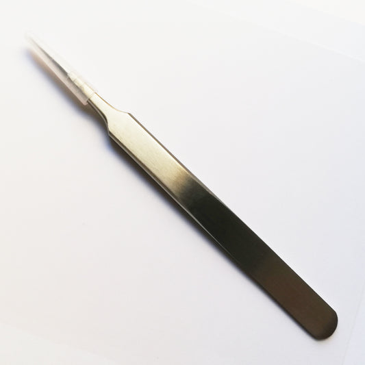 Pointed precision tweezers