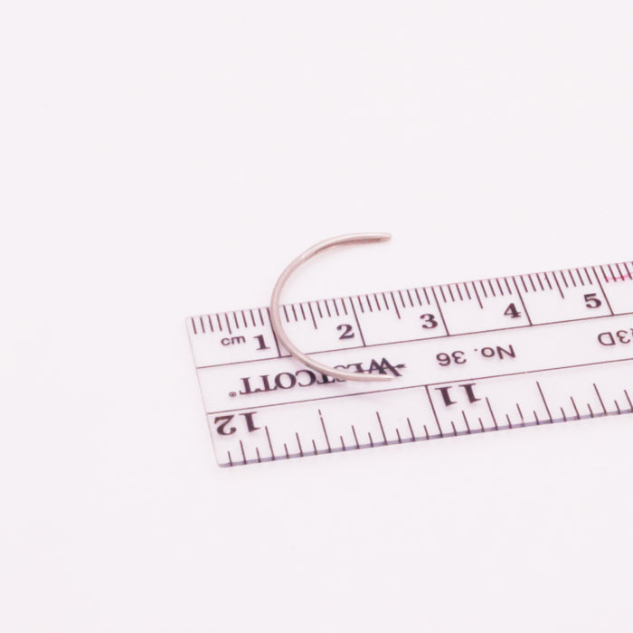 Small tapestry curved needles