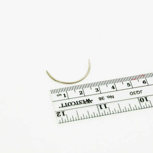 Small tapestry curved needles